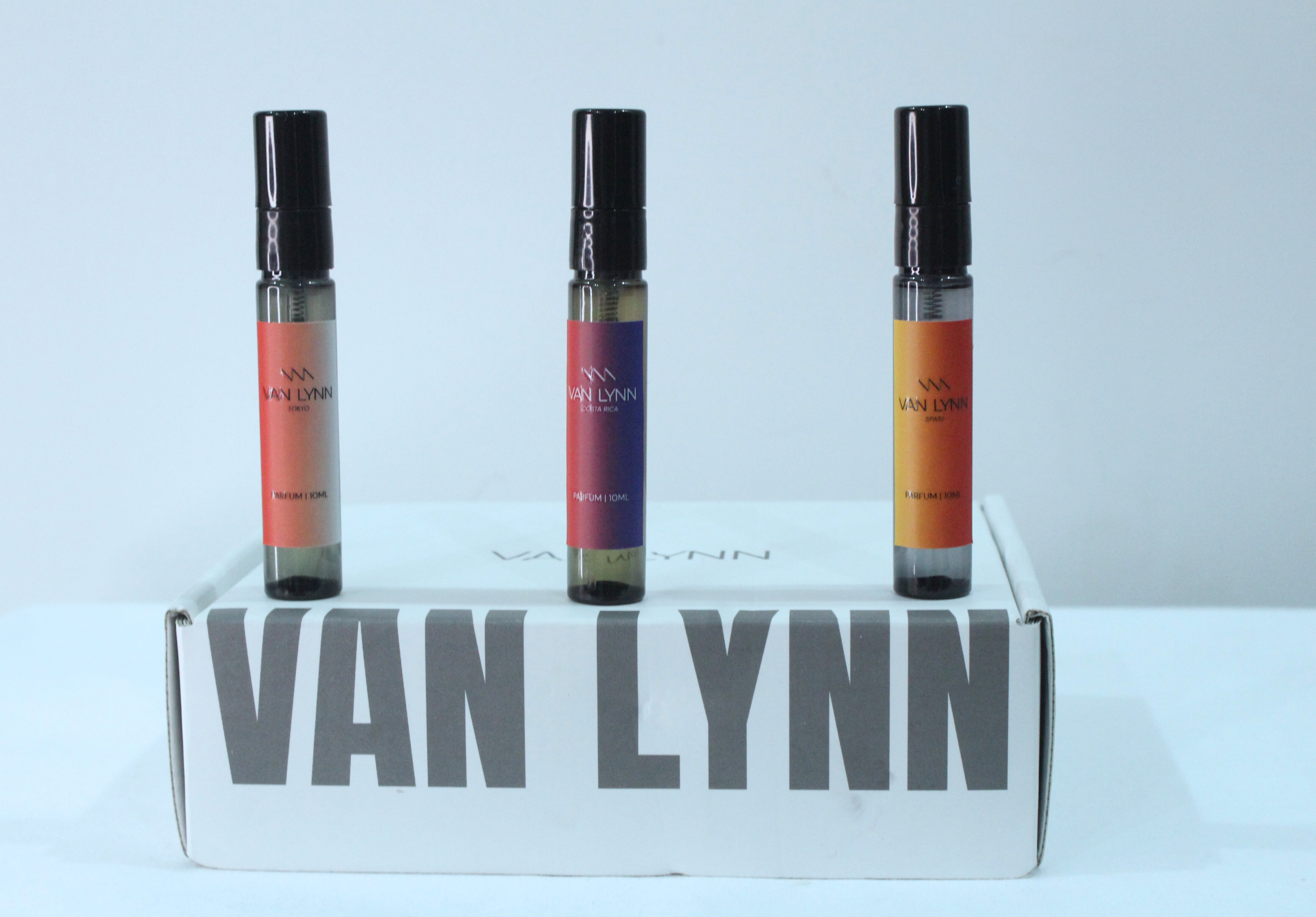 Women's Fragrance Sampler - Set of 4 × 10ml.